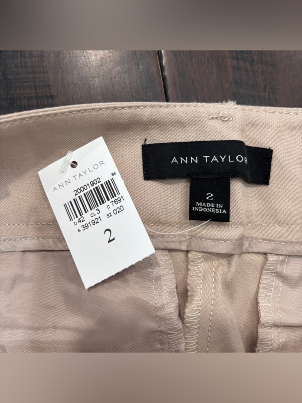 ANN TAYLOR NWT BUNDLE THREE Devin Boardwalk Dress Bermuda Shorts Size 2 - Picture 11 of 16